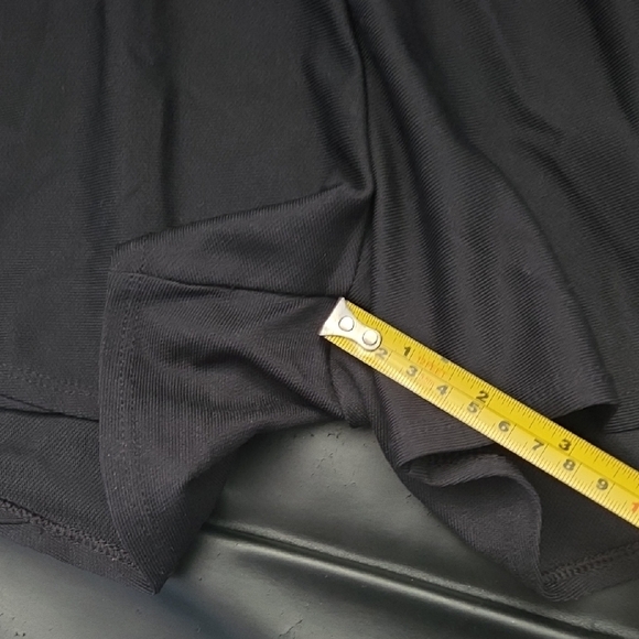 Under Armour Women's SZ M Athletic Gym Black Heat gear Shorts White Logo Broad - Picture 6 of 9